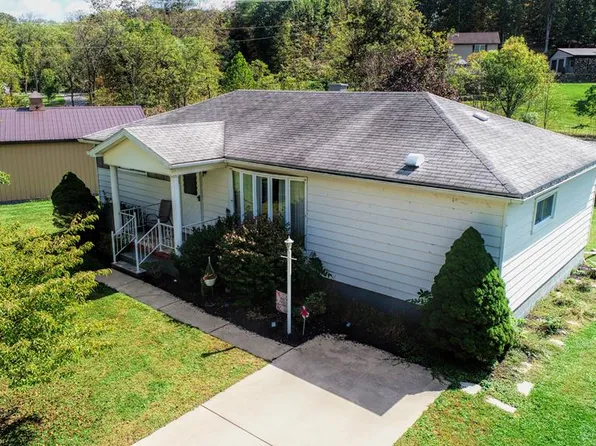 8075 Loop Rd, Alexandria, PA 16611