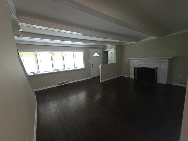 316 Hutchinson Ave — Photo 6