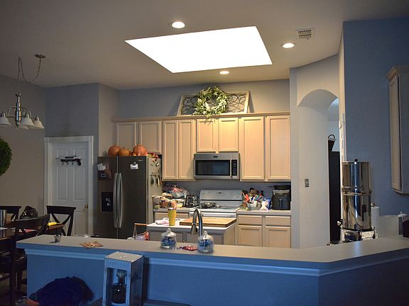 4th image of 1613 Redwood Dr