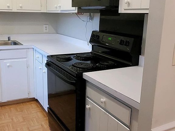 5th image of 3563 S Stafford St APT B1