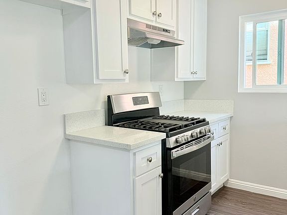 2nd image of 146 Lyndon St APT 1