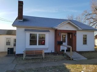 521 Ringgold St, Sigourney, IA 52591
