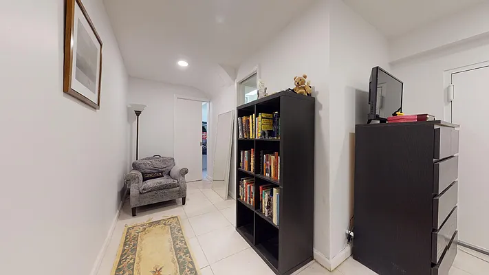 Rented by Bond New York | media 6