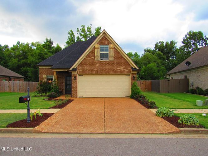 1st image of 1209 Hemlock Dr