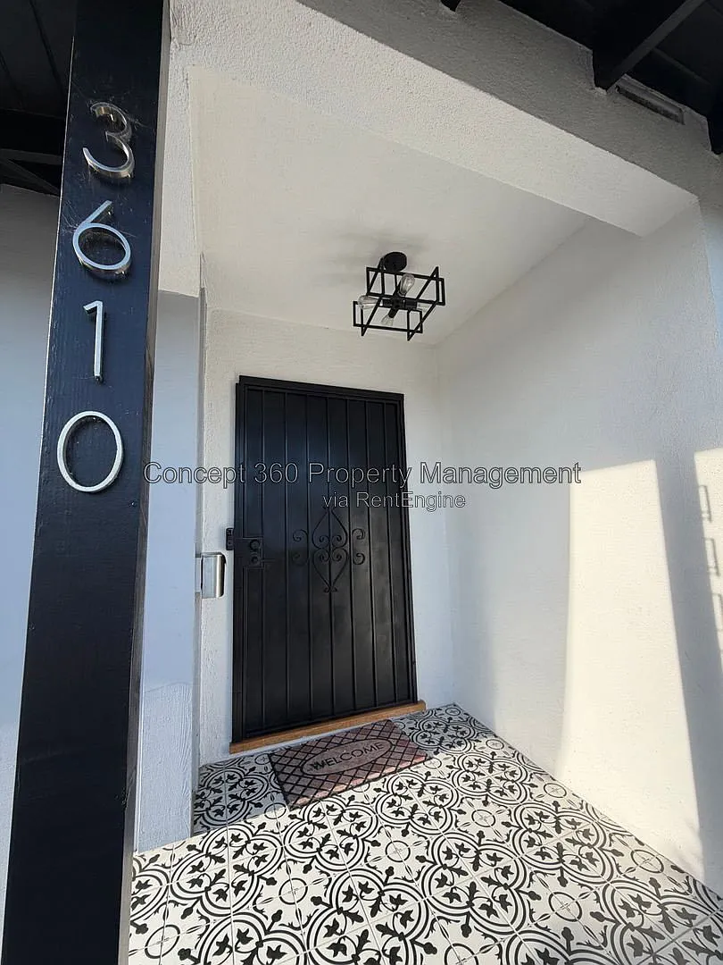 3 bed, 2.0 bath, 1300 sqft, $5,495 — Photo 4