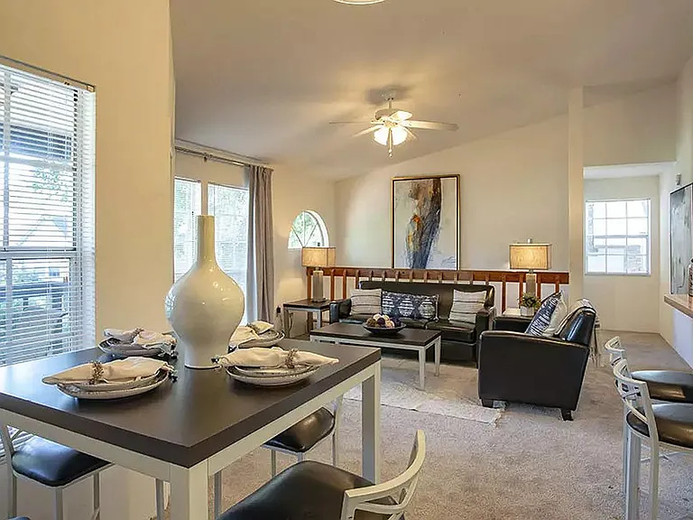 Spyglass Apartments — Photo 35