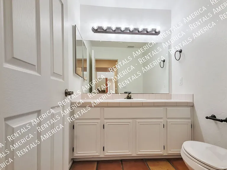 1150 W Masters Cir — Photo 24