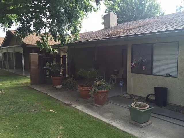 2 Bedroom Home with Attached 2-Car Garage, Fireplace & Covered Patio — Photo 2