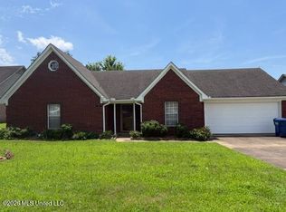 1867 Thomas St, Horn Lake, MS 38637