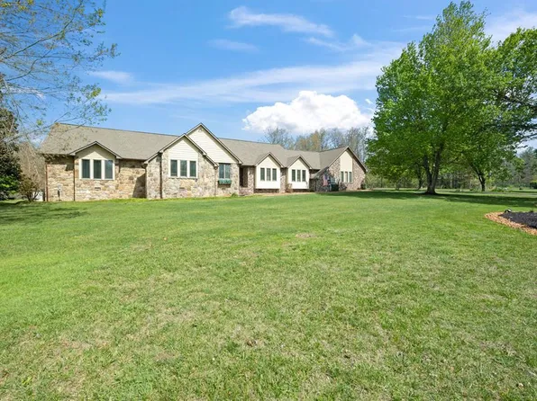 66 Russett Ln, Crossville, TN 38572