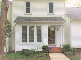 102 Greenmont Ln, Cary, NC 27511