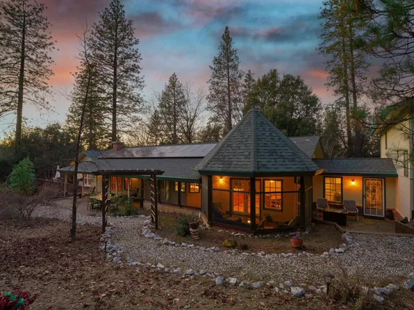 21740 Homestead Rd, Pine Grove, CA 95665