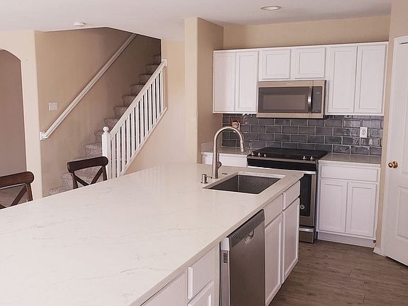 5th image of 9809 Cerro Largo Pl NW