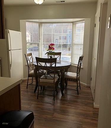 3rd image of 663 Mount Lubentia Ct W