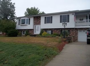 101 Bel Dr, Hollidaysburg, PA 16648