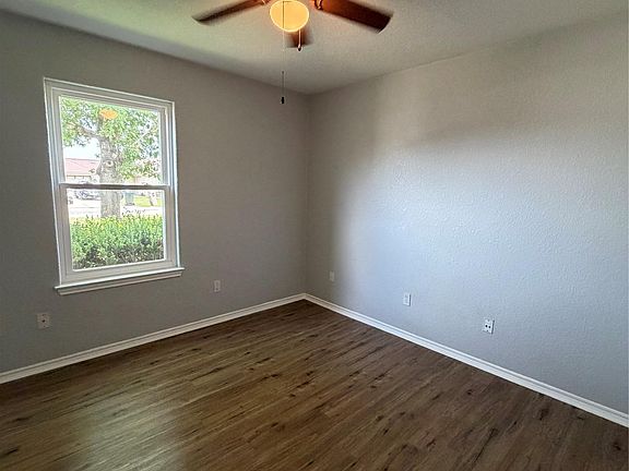 5th image of 484 Cordova Loop