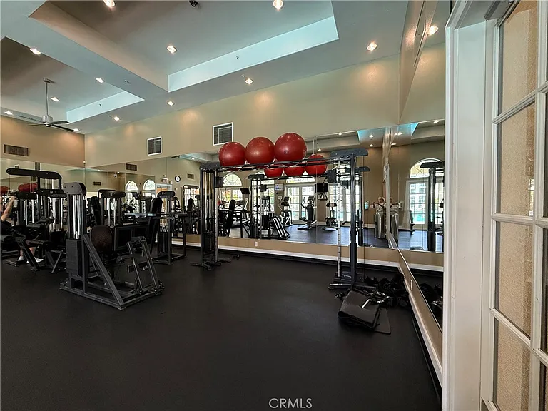 2250 Watermarke Pl — Photo 61