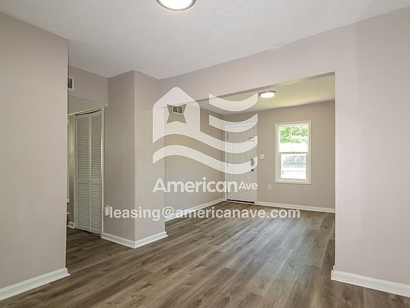 1062264_004_living_room_5.jpg