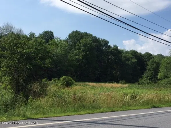 300 Upper Demunds Rd, Dallas, PA 18612