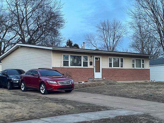 3rd image of 755 Borgia Ln