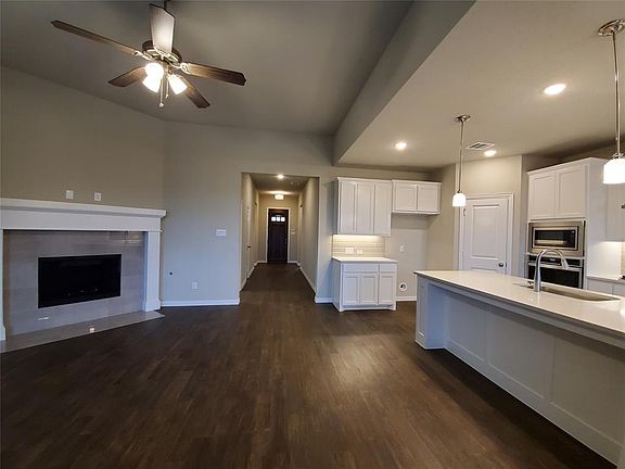 3rd image of 849 Underwood Ln