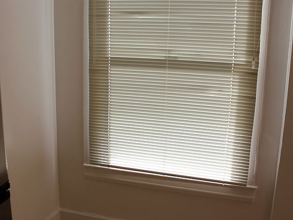 5th image of 1035 Pine St APT 506