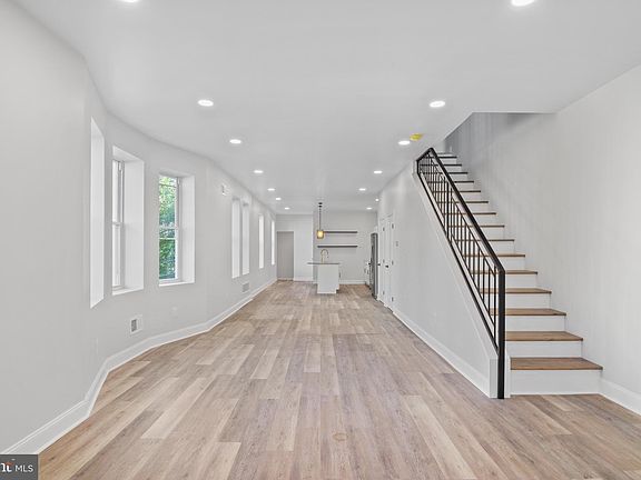 4th image of 5439 Catharine St