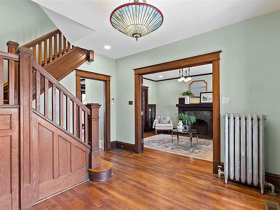 3rd image of 3831 Lafayette Ave