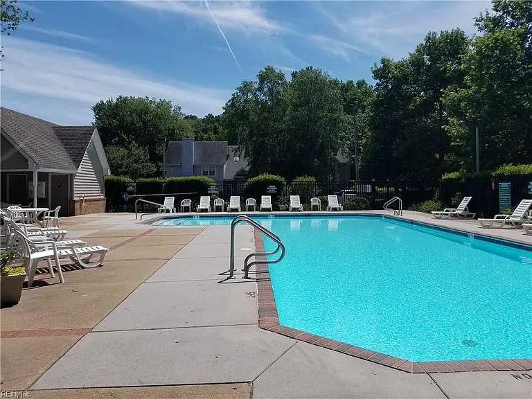 705 Holston River Ct #G — Photo 10