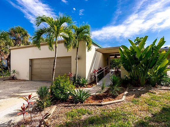 4th image of 1011 S Yachtsman Dr