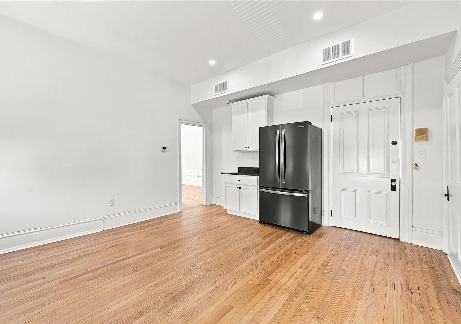 1412 DE Ave — Photo 3