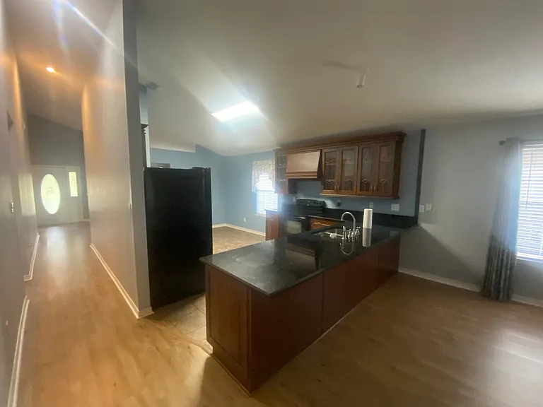 8251 Magnolia Village Dr N — Photo 13