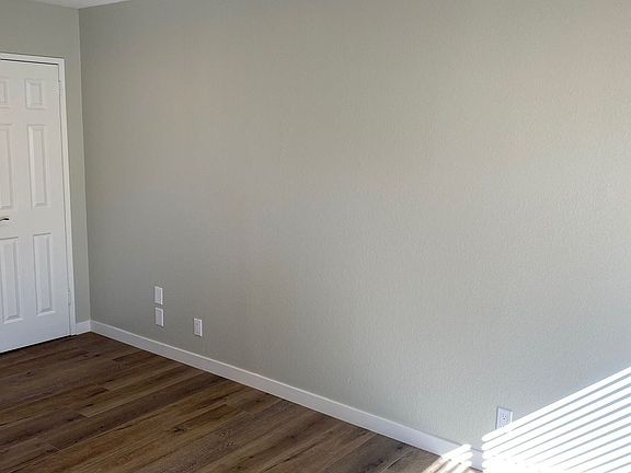 5th image of 21375 Bear Valley Rd APT 1