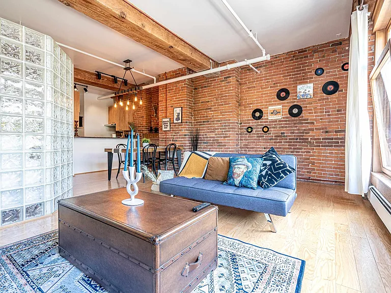 518 Beatty St #303 — Photo 6
