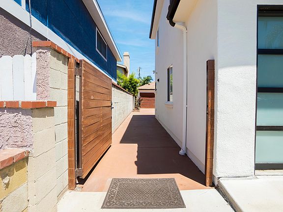 Private Entryway