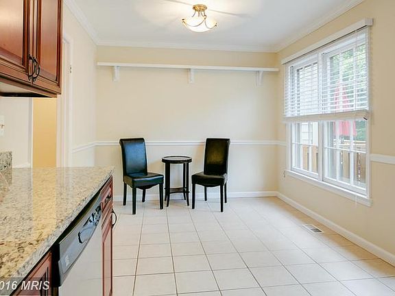 4th image of 10434 Malone Ct