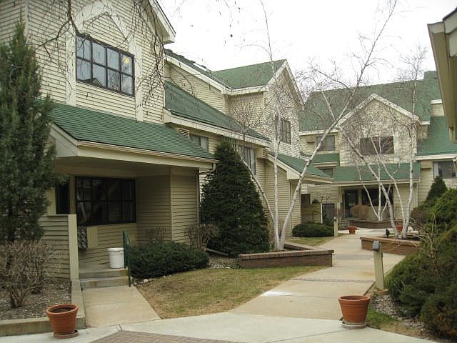 Includes Healthclub and Pool