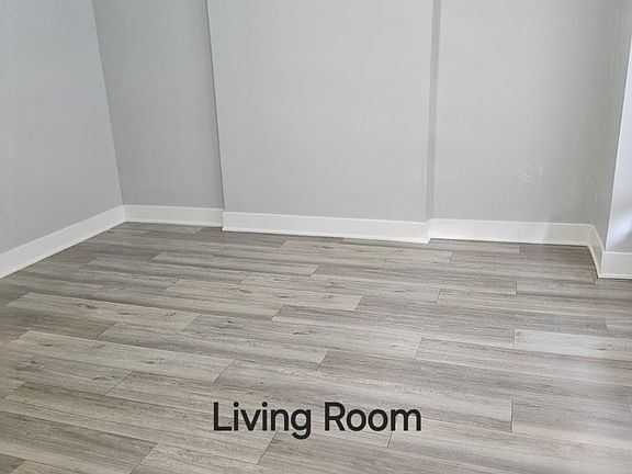 4th image of 3824 W Flournoy St #1