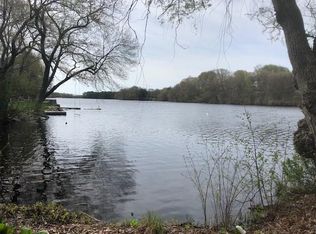 10 Myers St, Smithfield, RI 02917