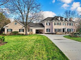 107 Indian Trail Rd, Oak Brook, IL 60523