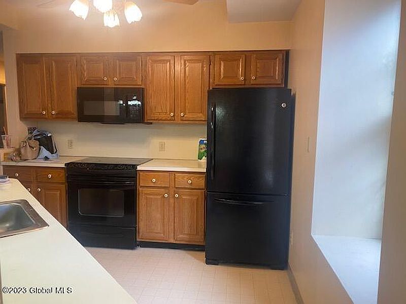 5th image of 270 Hudson Avenue #2E