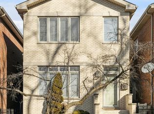 424 W 42nd Pl, Chicago, IL 60609