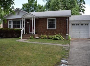 8101 Titus Rd, Saint Louis, MO 63114