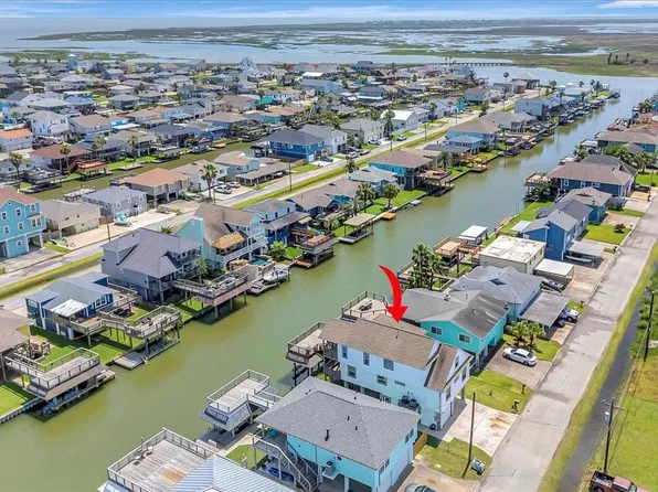 28 Dolphin St, Bayou Vista, TX 77563