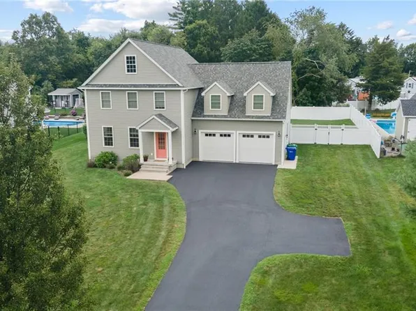 7 Cottage Lane, Waterford, CT 06375