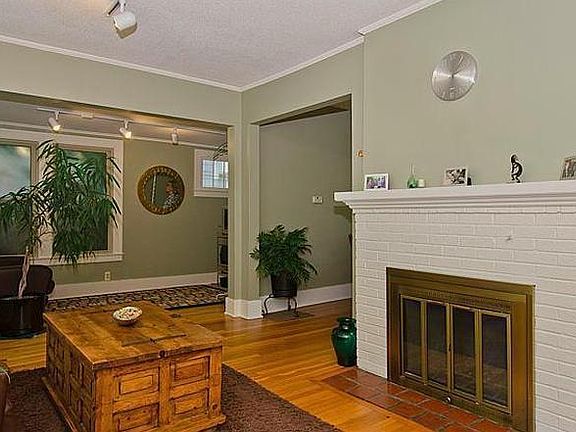 5th image of 903 Granger Ave