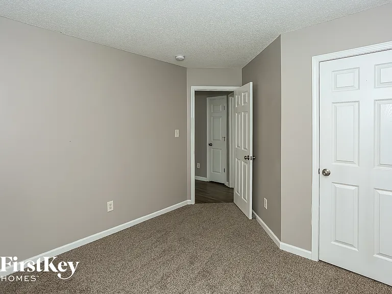 933 Milkwood Ln — Photo 13