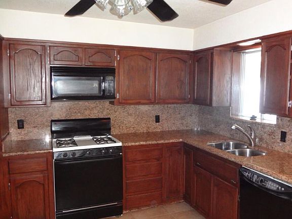 4th image of 2313 E Claire Dr