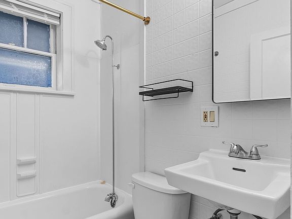 3rd image of 5101 S Kingshighway Blvd #23