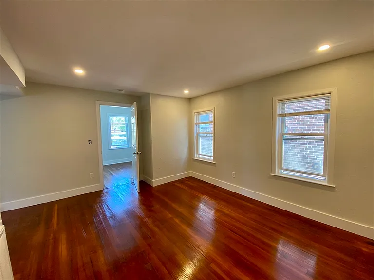 975 Chestnut St #2 — Photo 3